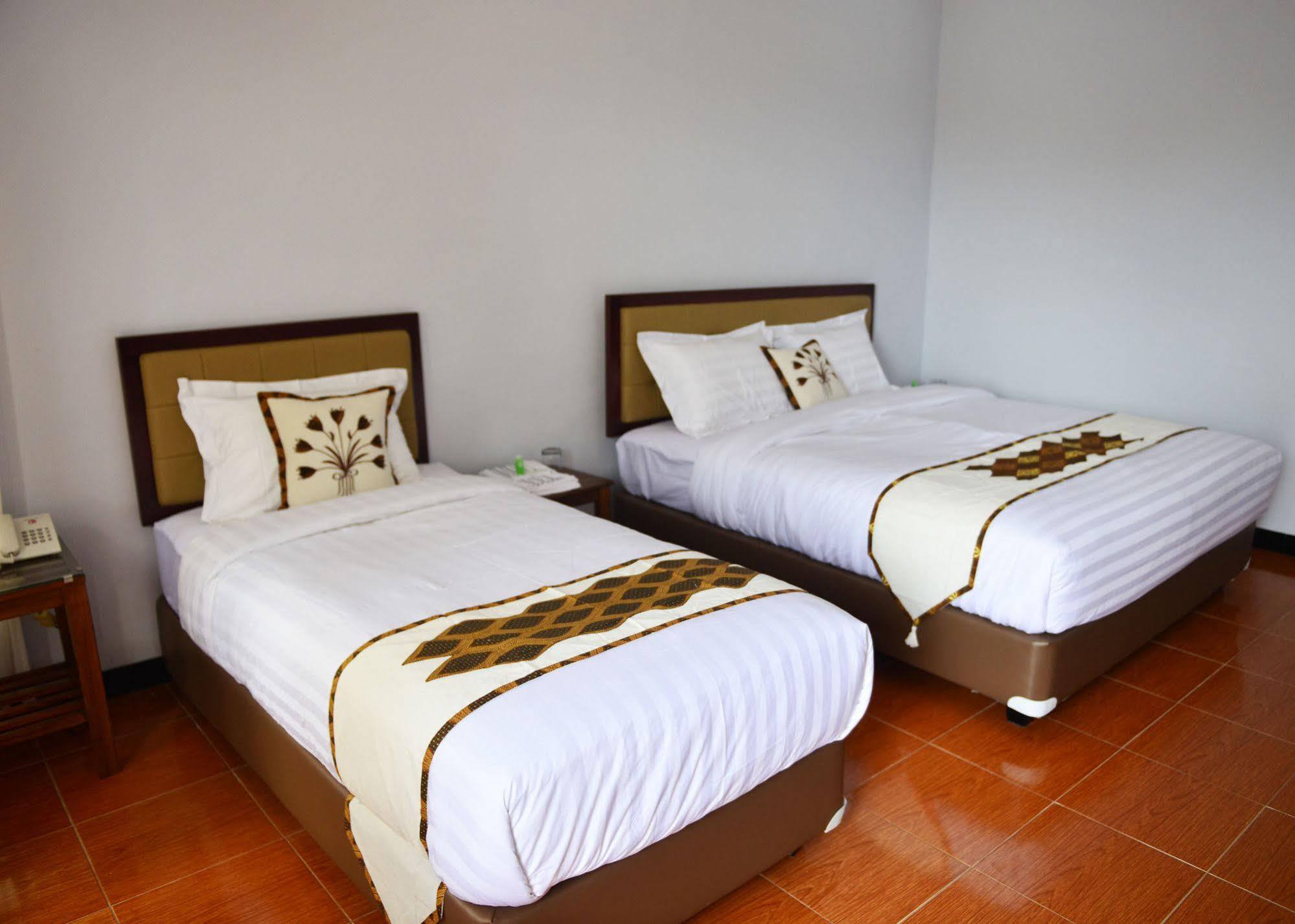 Hotel Malang Hill Syariah Redpartner Exteriér fotografie