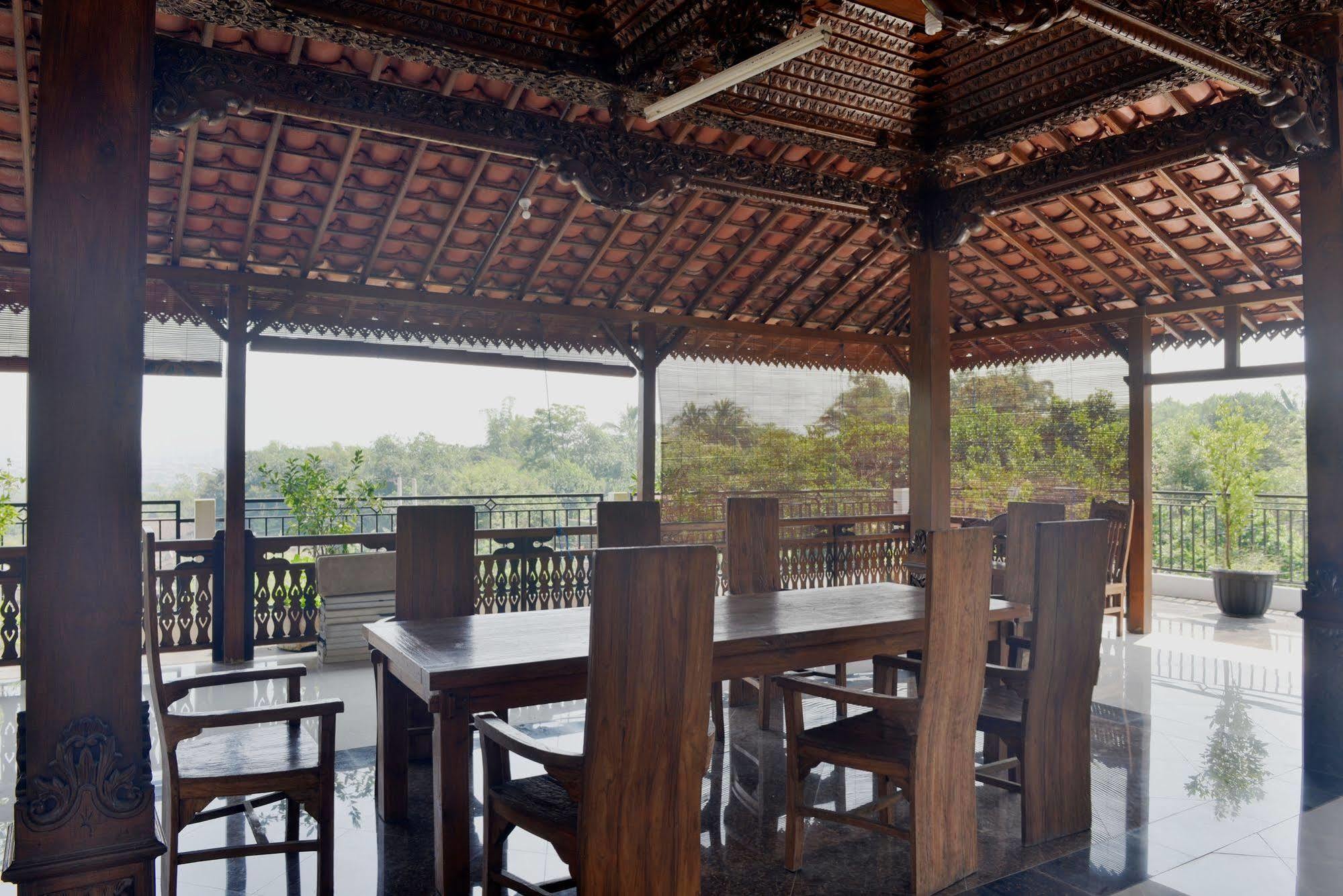 Hotel Malang Hill Syariah Redpartner Exteriér fotografie