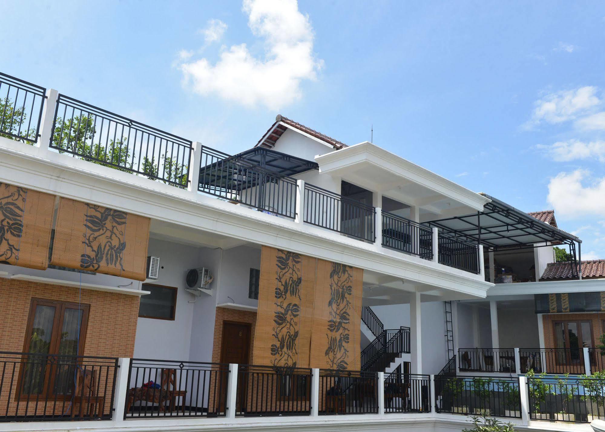 Hotel Malang Hill Syariah Redpartner Exteriér fotografie