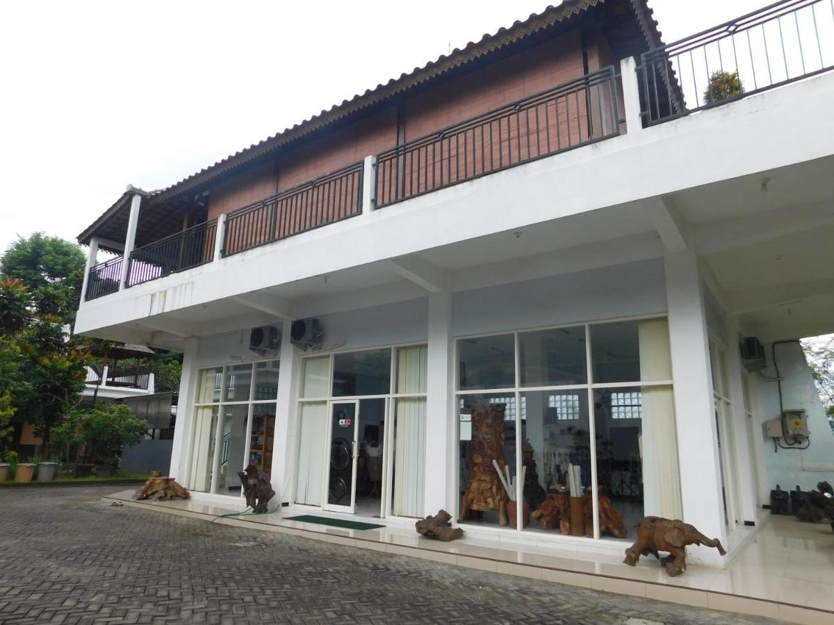 Hotel Malang Hill Syariah Redpartner Exteriér fotografie